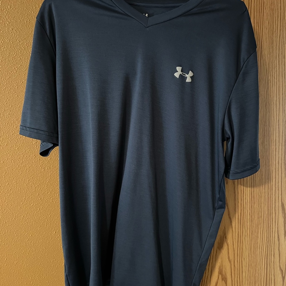 Under Armor Men's Blue V-Neck Tee